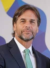 Lacalle Pou tildó a Fernández de “ignorante”