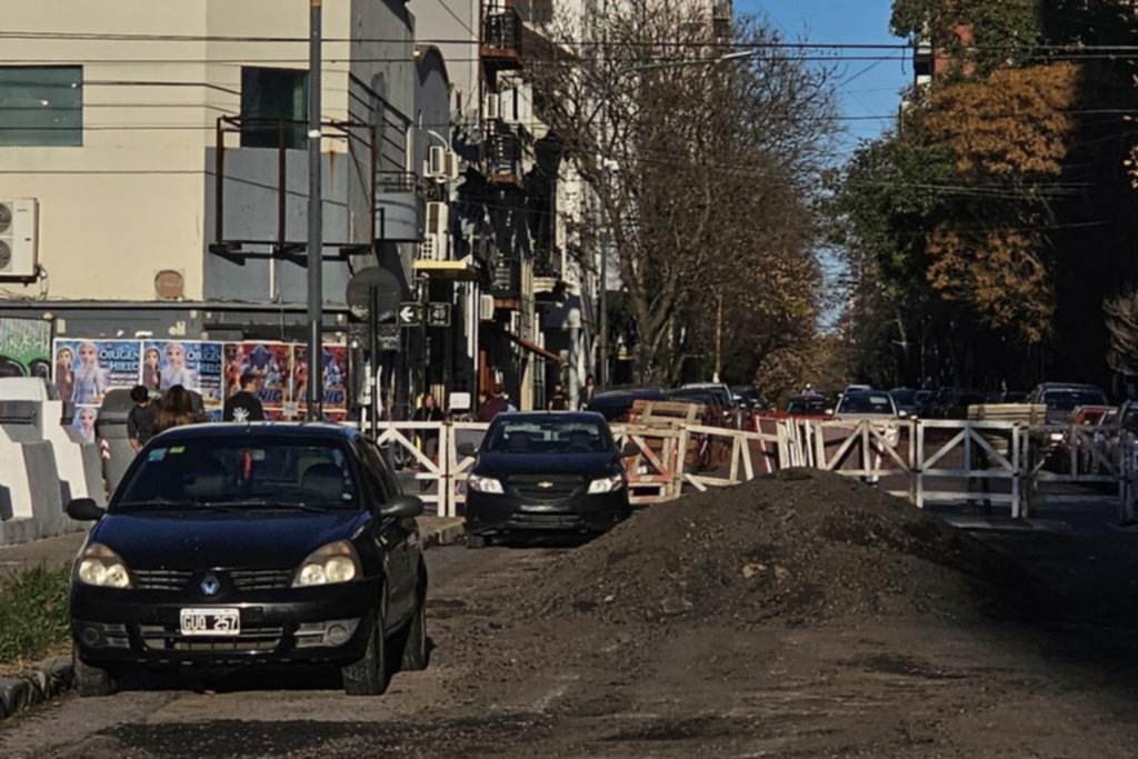Más trastornos en el centro de La Plata por la reparación de calles: los cortes para este martes