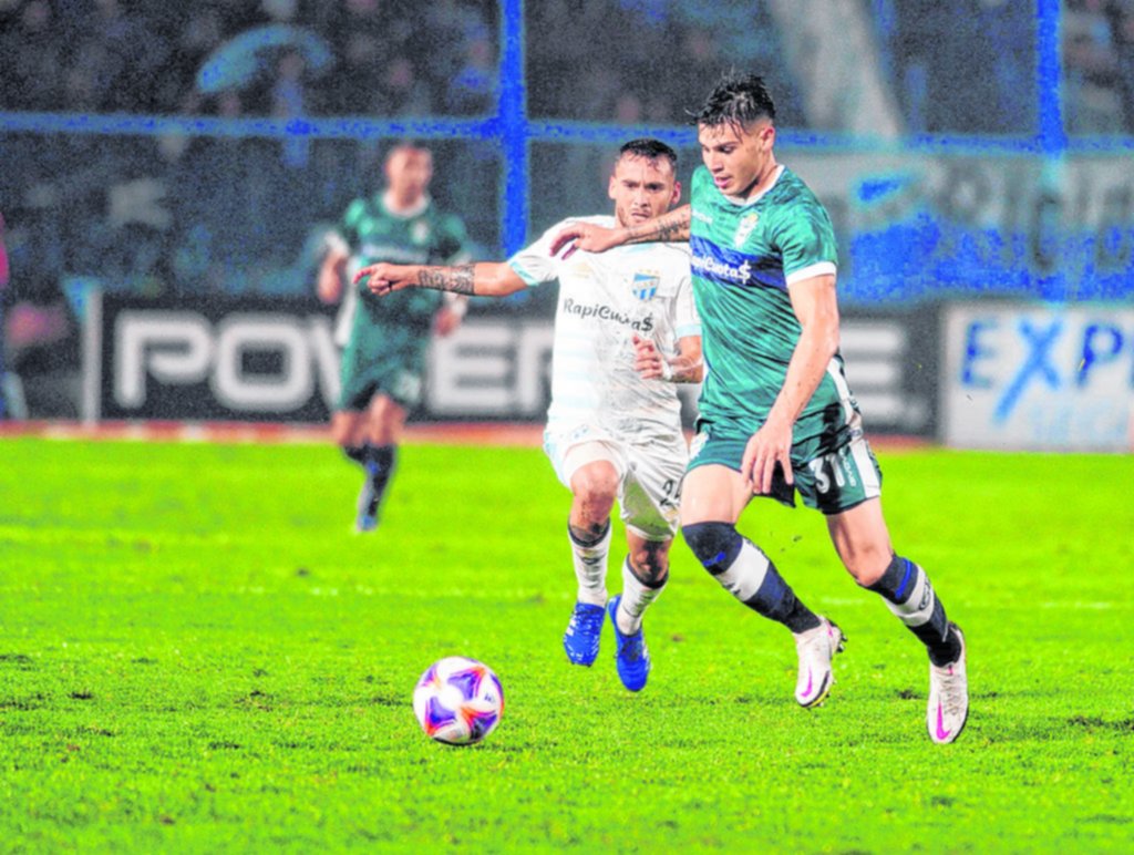 Es otro equipo: de visitante, al albiazul le cuesta mucho