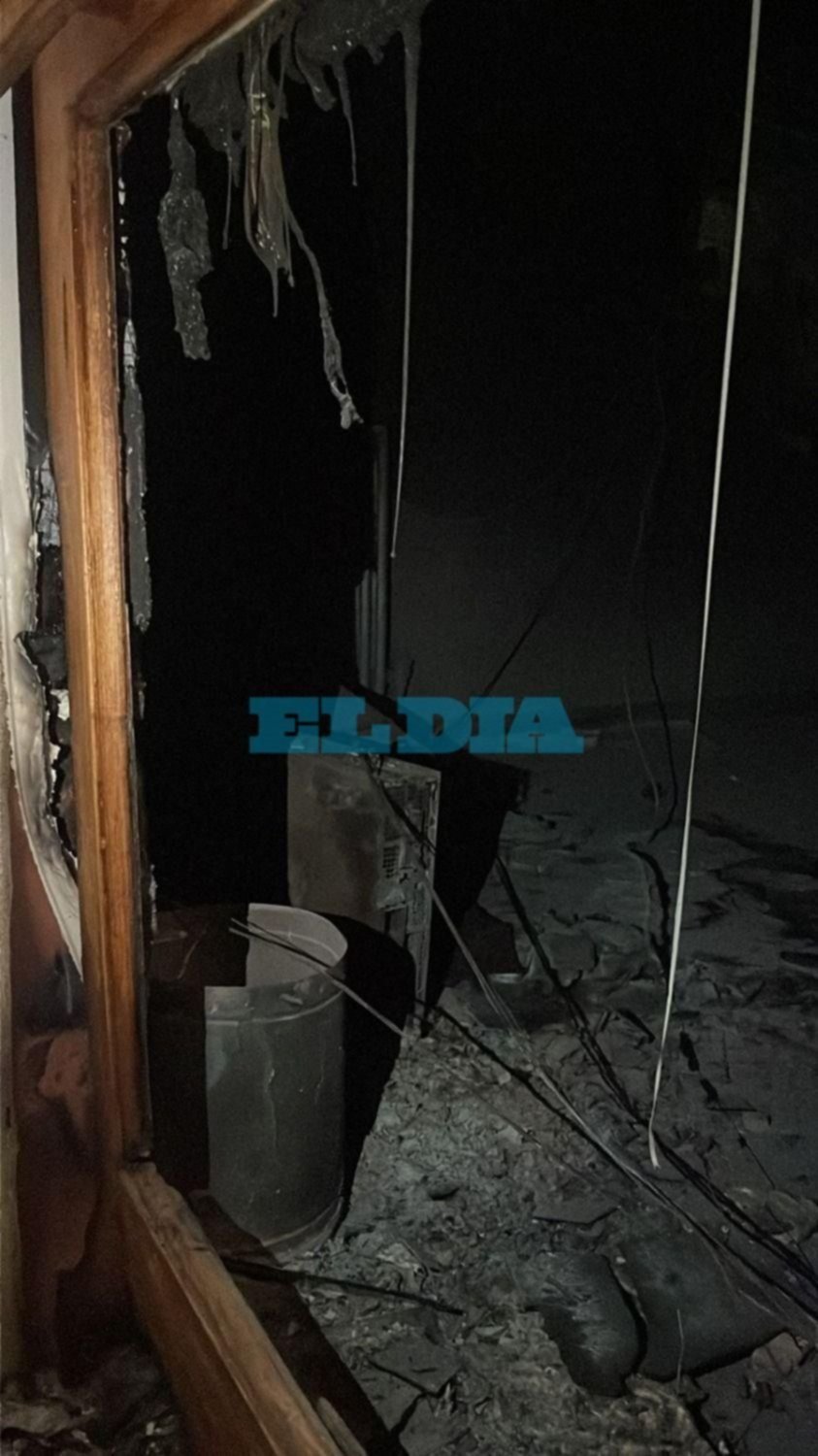 Tensión en el centro de La Plata por un principio de incendio en el edificio del ministerio de Economía de la Provincia de Buenos Aires