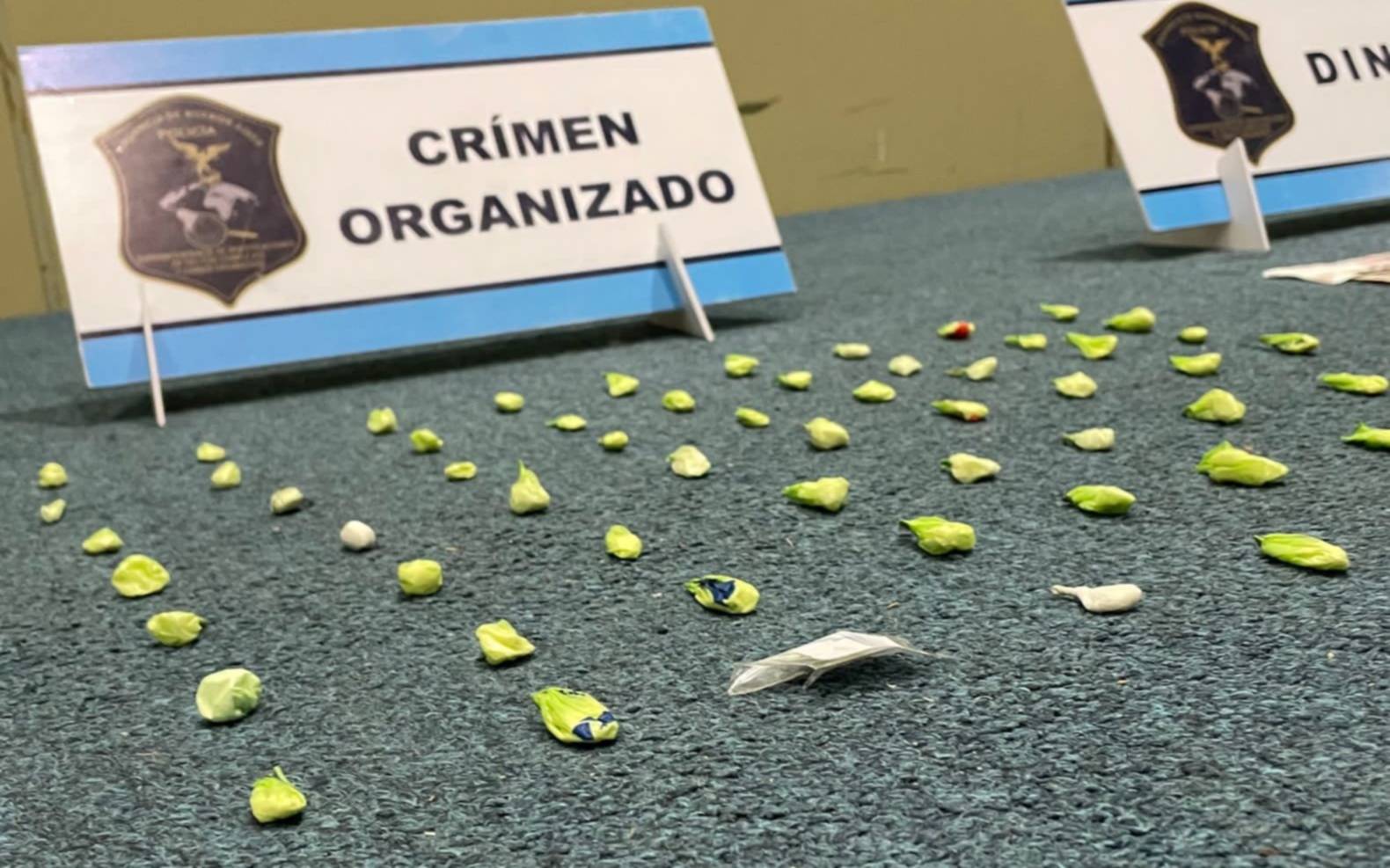 Megaoperativo simultáneo en La Plata para desbaratar banda de narcomenudeo en la Zona Roja