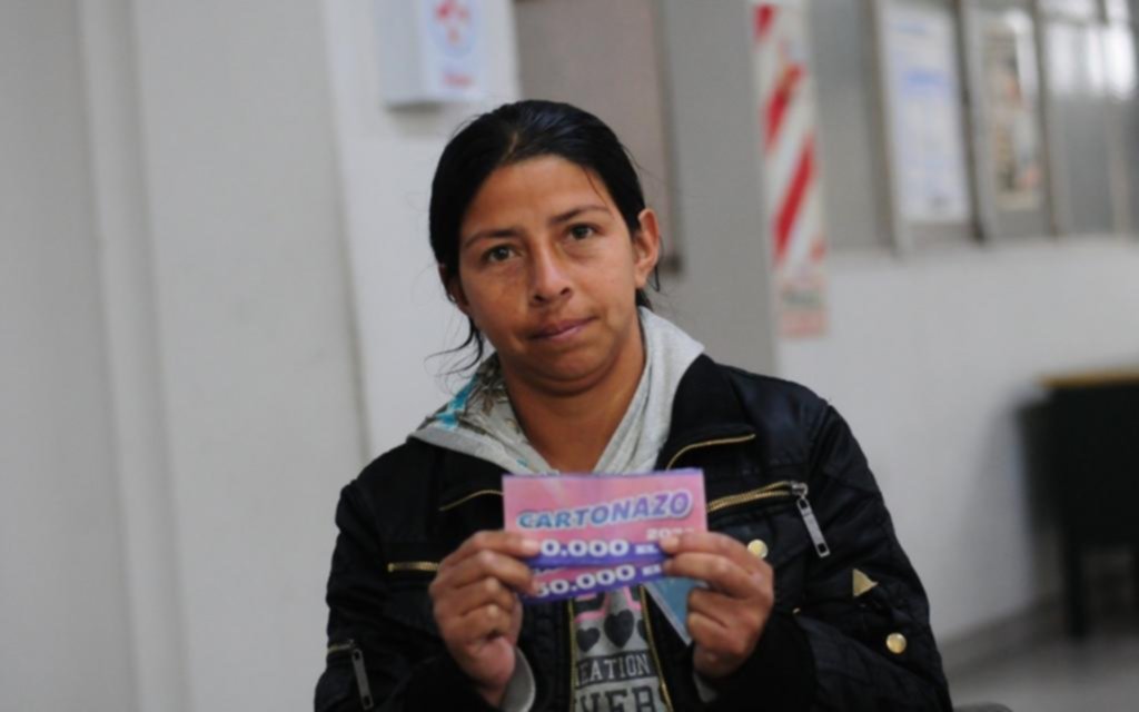 Una joven de Villa Elisa ganó el Cartonazo y lo duplicó: se llevó $400 mil