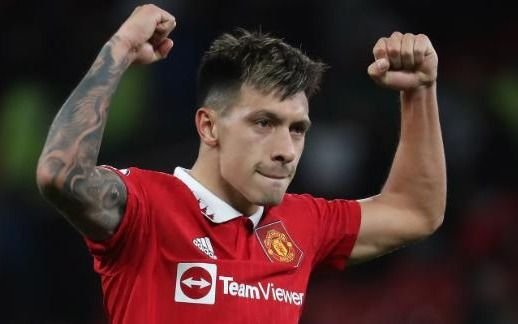 Lisandro Martínez reapareció en el United después de tres meses