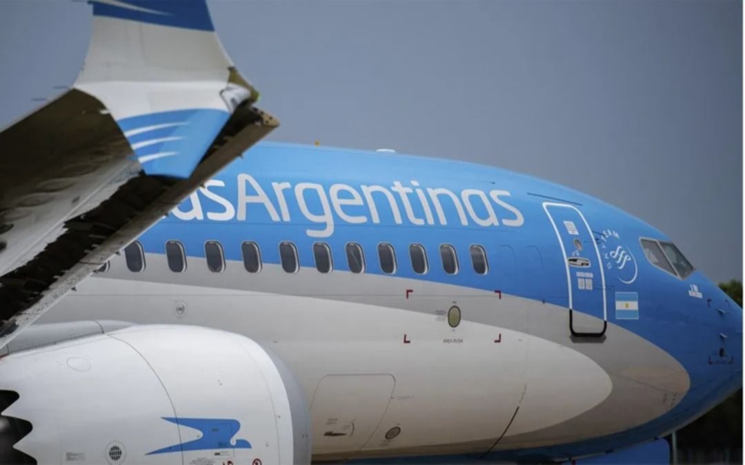 Drama y desesperación arriba de un avión: murió un nene de 2 años que se descompensó y no pudieron reanimarlo