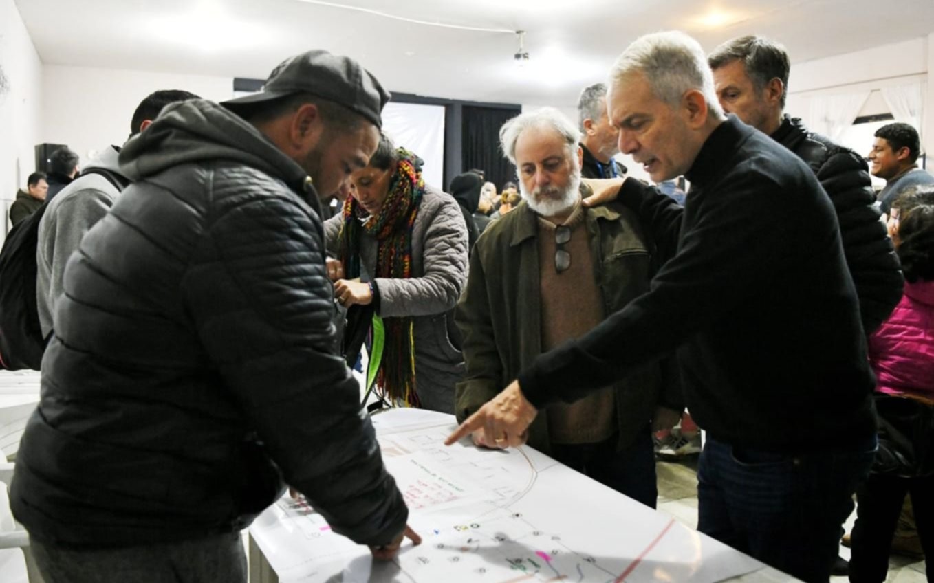 Alak: "La bajada de la Autopista será inaugurada en octubre"