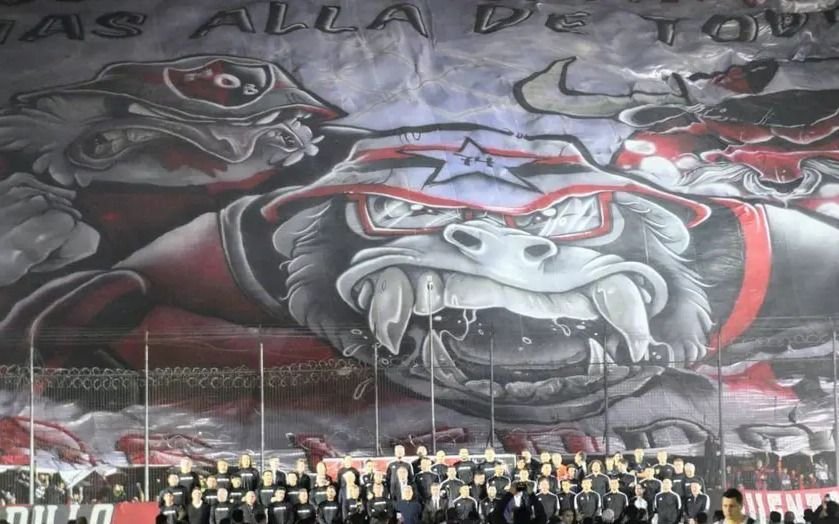Sigue la polémica por una bandera en Newell’s