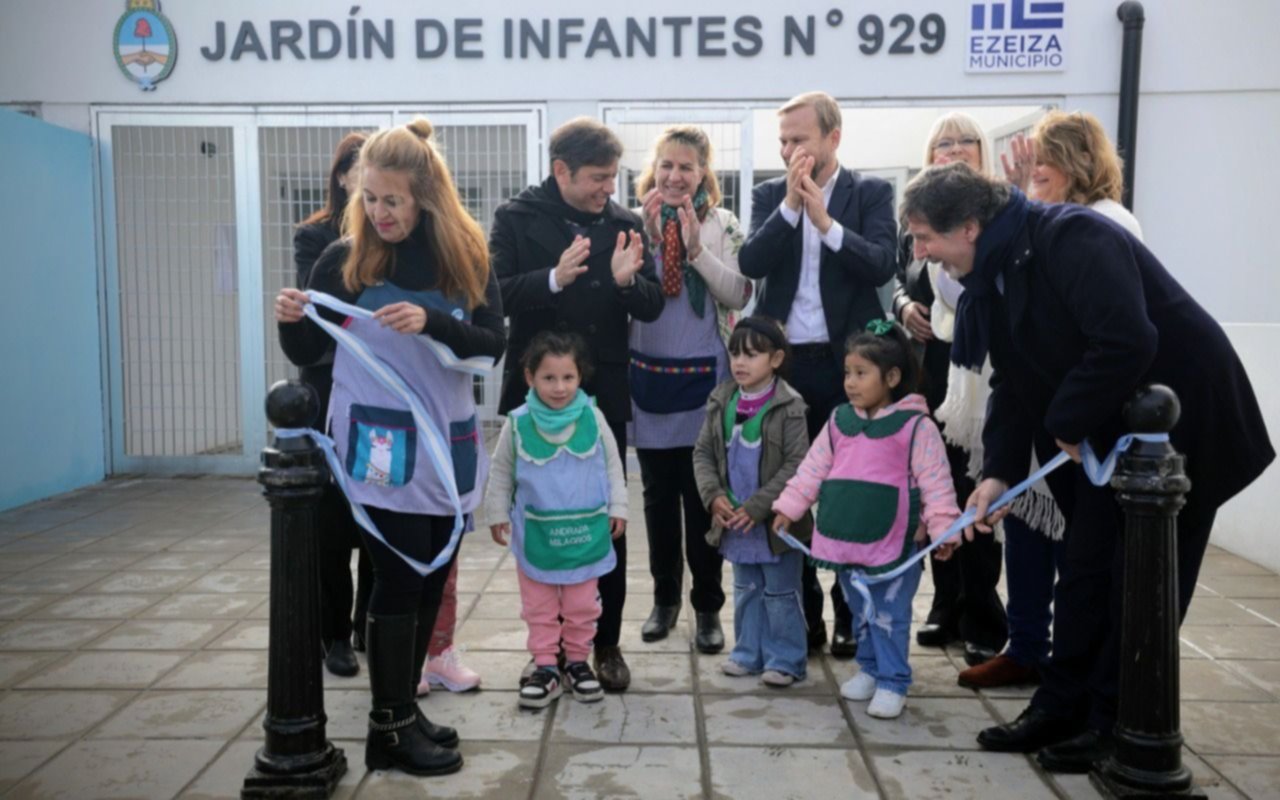 Axel Kicillof inauguró un jardín, en tono de campaña: "Se dejaron atrás 4 años de escuelas que se cerraban"