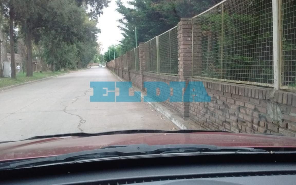 Vecinos reclaman por una calle lindera a la República de los Niños: "Es anti reglamentaria"