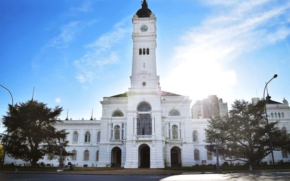 La Plata: acordaron aumento de sueldos de municipales