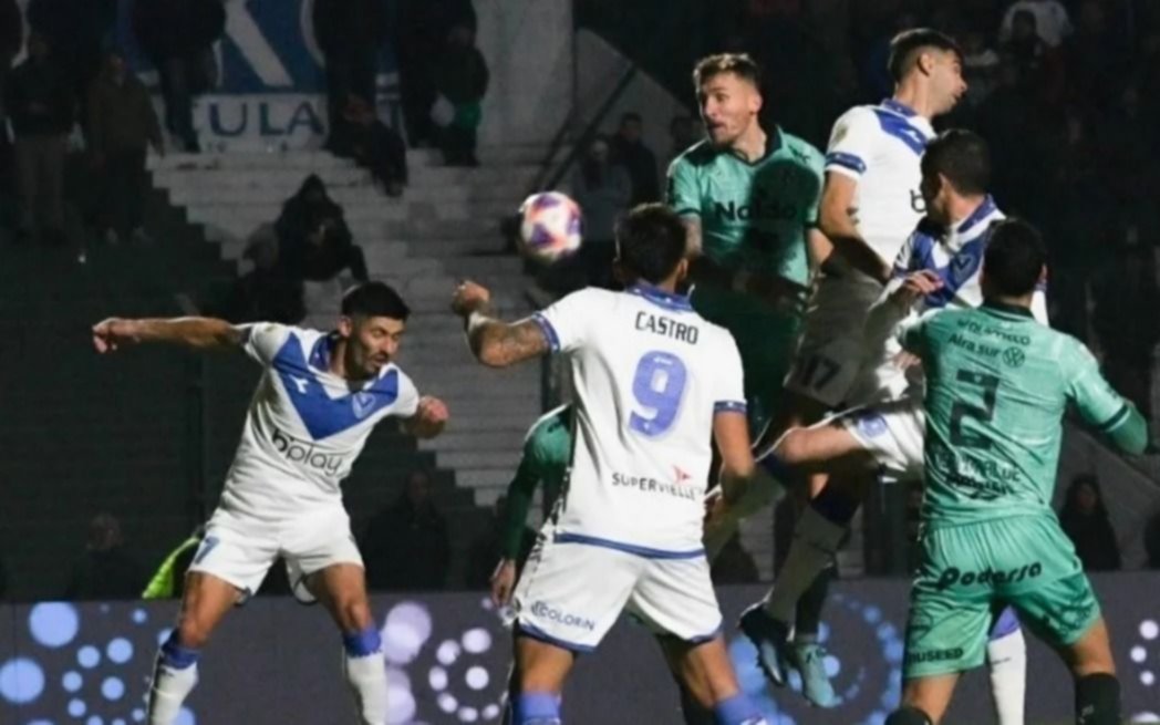 Los goles llegaron al final: emotivo empate entre Sarmiento y Vélez en Junín