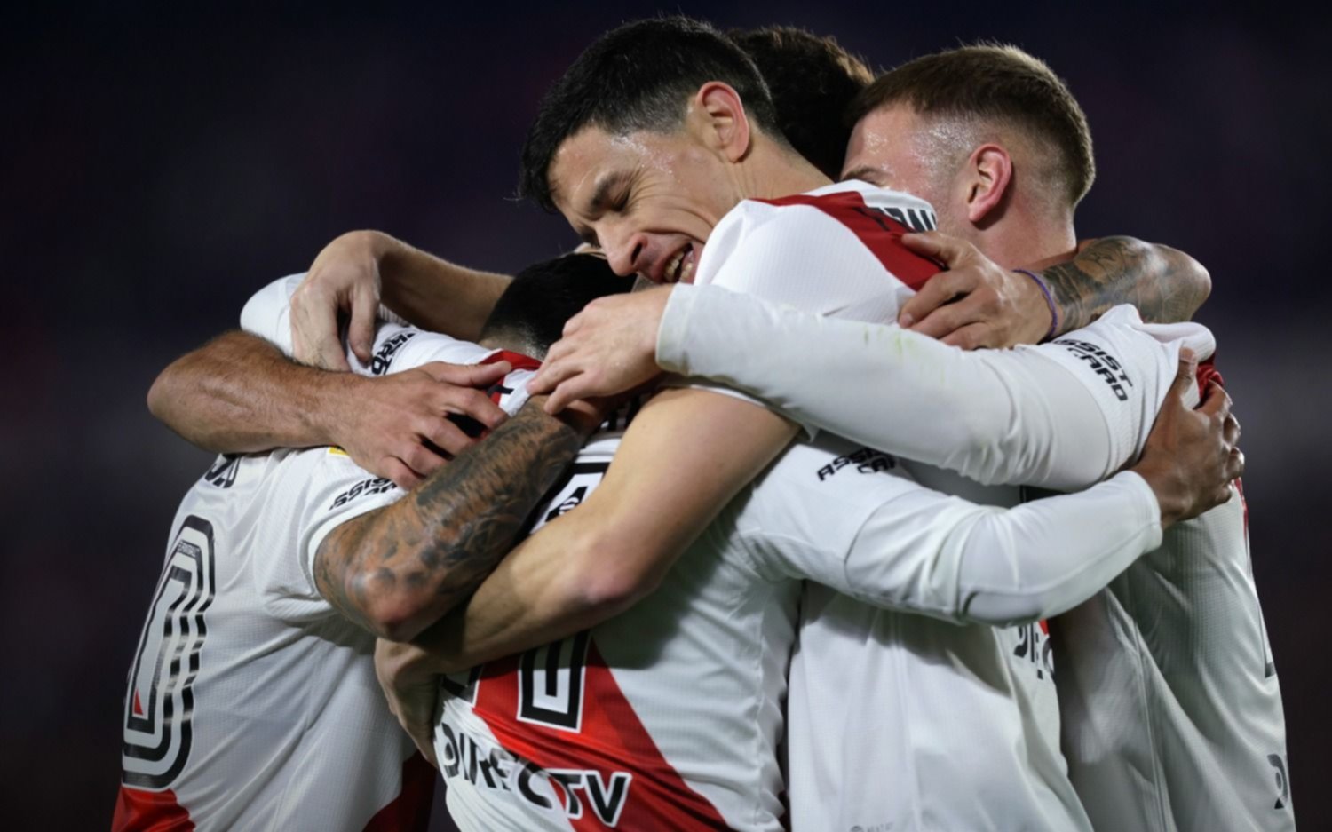 River, legítimo campeón, hizo rápido la diferencia y luego disfrutó la fiesta; venció 3 a 1 a Estudiantes