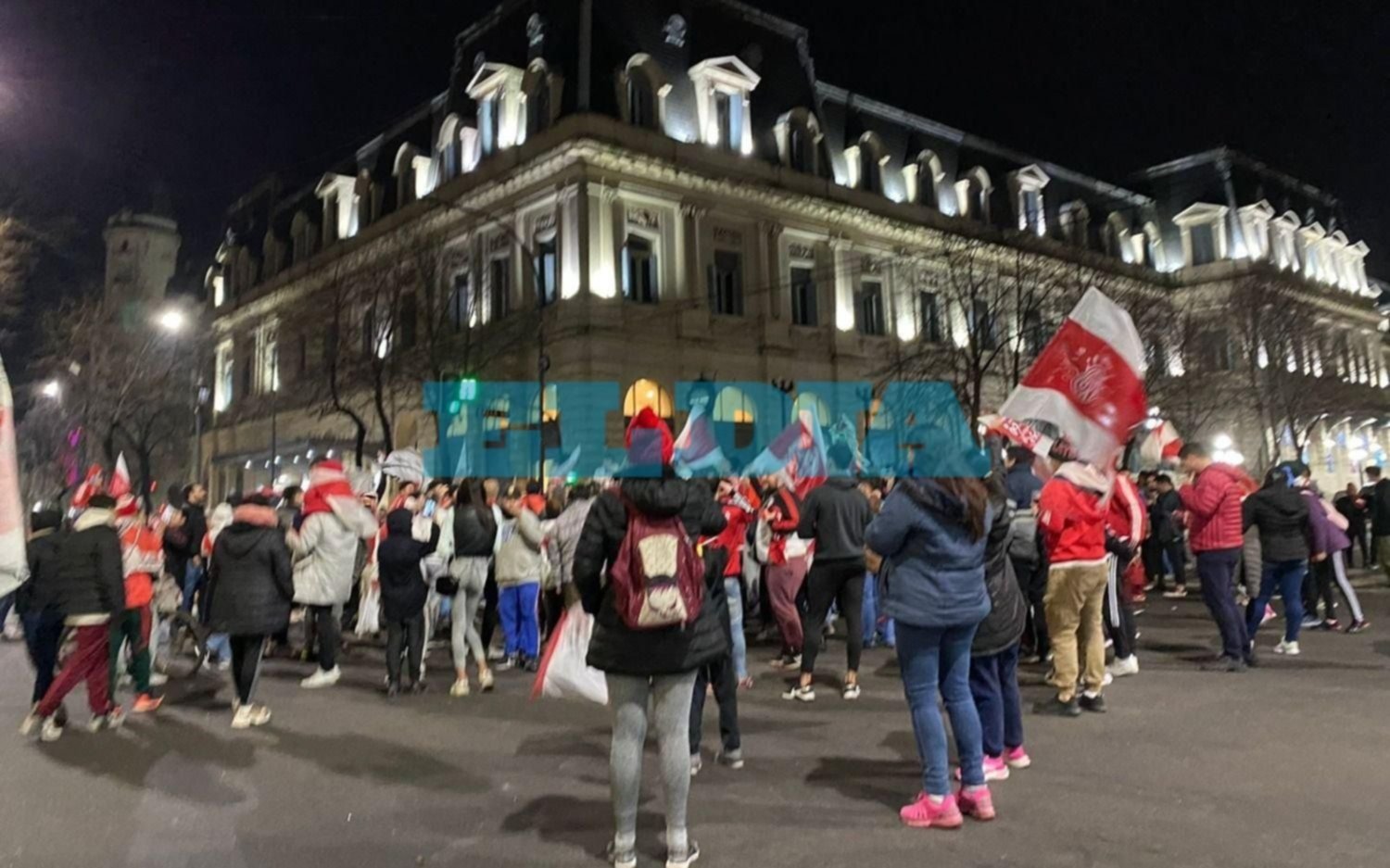 Los hinchas de River salieron a copar 7 y 50 tras la consagración
