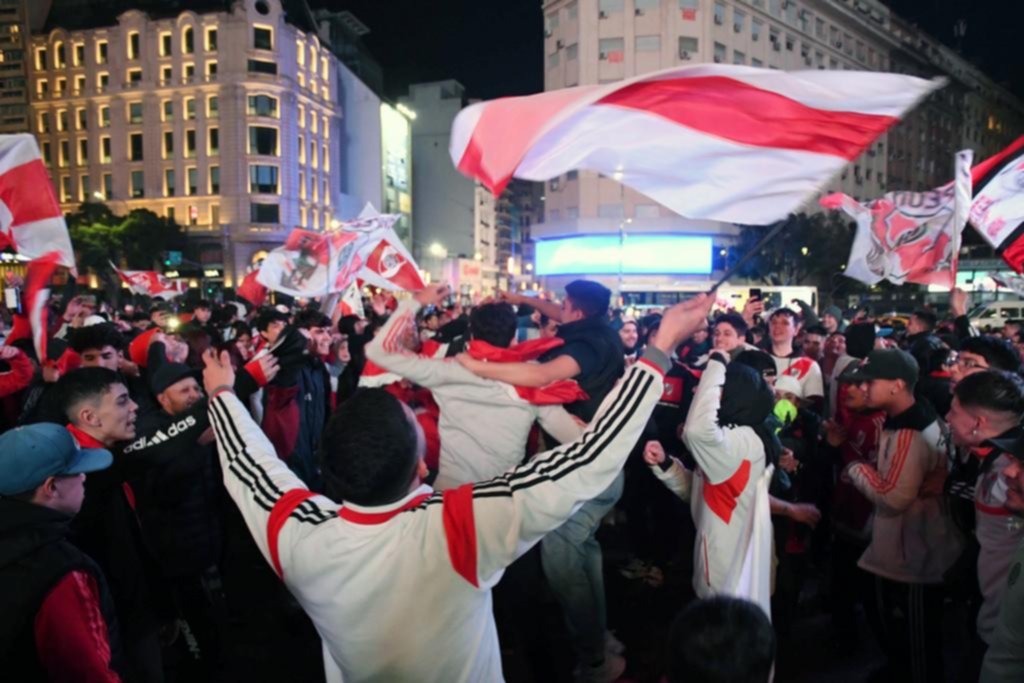 River, un nuevo campeonato y la sana costumbre de festejar en el Obelisco