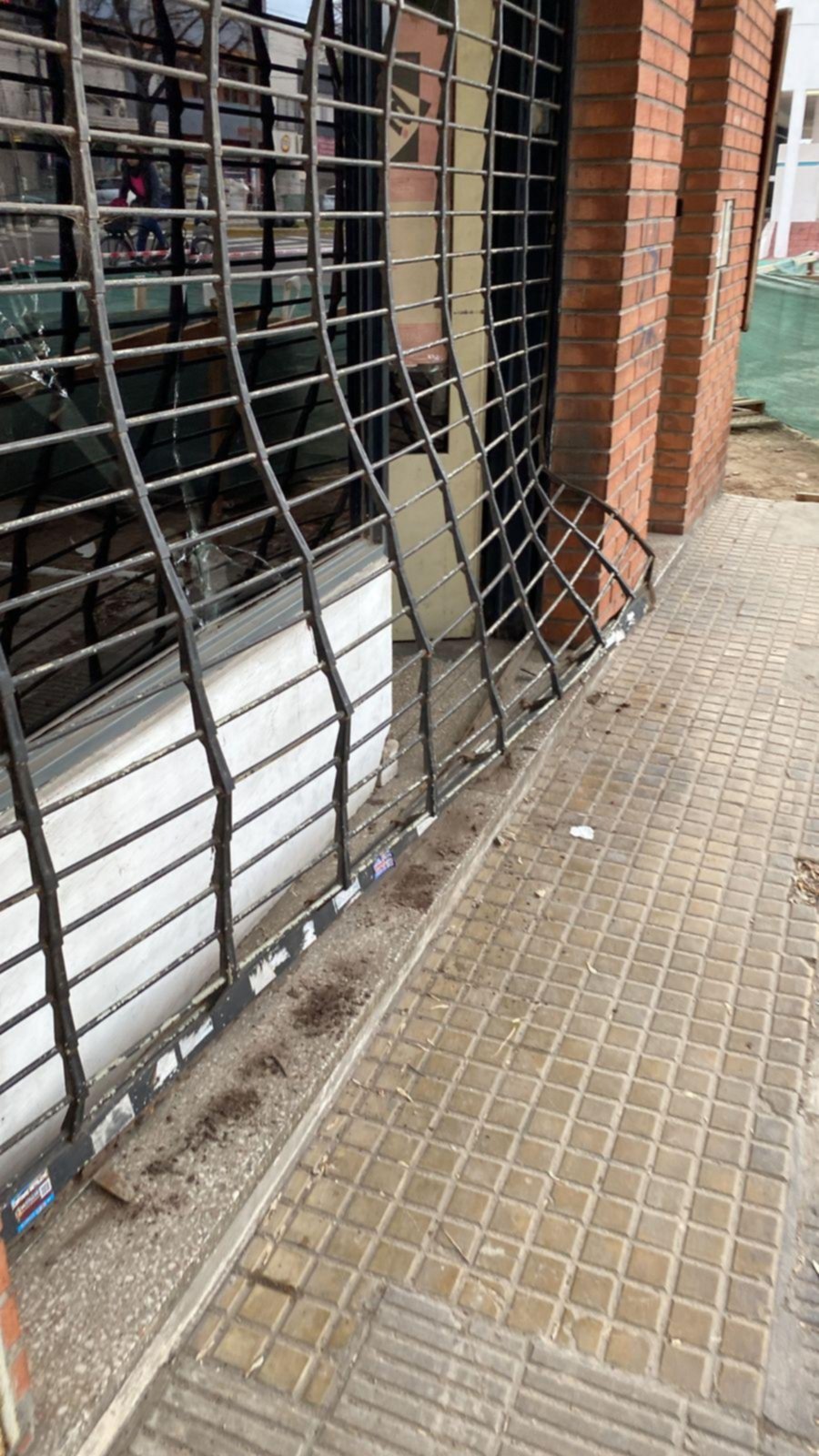 Terror en Villa Elvira: comercios azotados por el delito