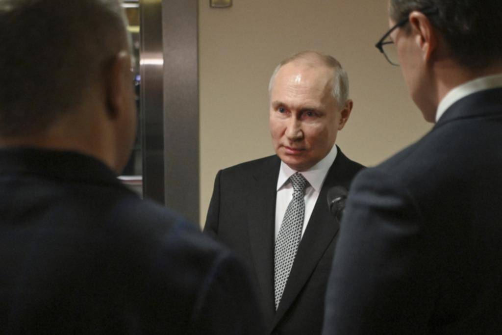 Rusia tiene “suficientes” bombas de racimo