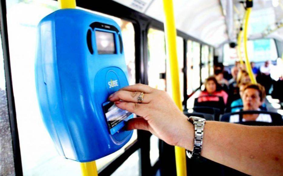 Cuánto se pagará el boleto desde agosto 2023 para viajar en micro y en tren en La Plata