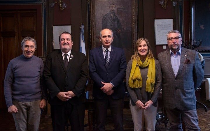El presidente de la Universidad de La Plata recibió al Círculo de Periodistas