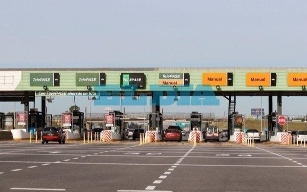 Un tramo de la autopista Buenos Aires - La Plata parcialmente reducido