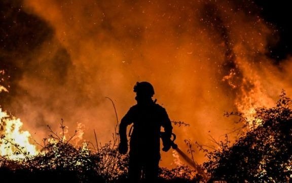 Europa en alerta: más de 45 grados, incendios forestales y hospitales en riesgo