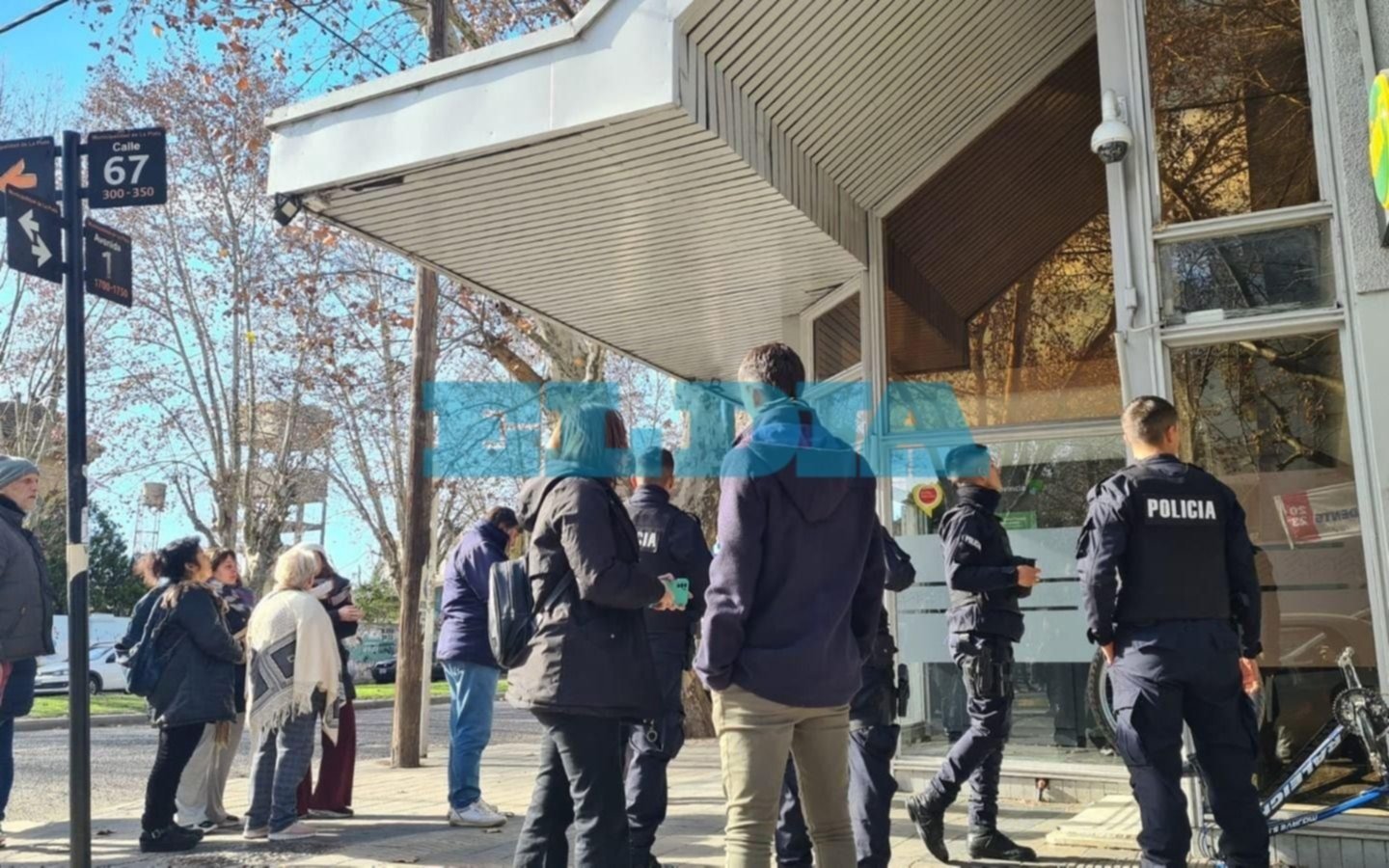Intento de golpe comando a un Banco Provincia de La Plata: actuaron con armas largas y sembraron terror