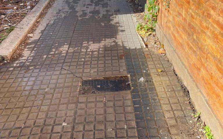"Fuente de agua" en una calle de La Plata