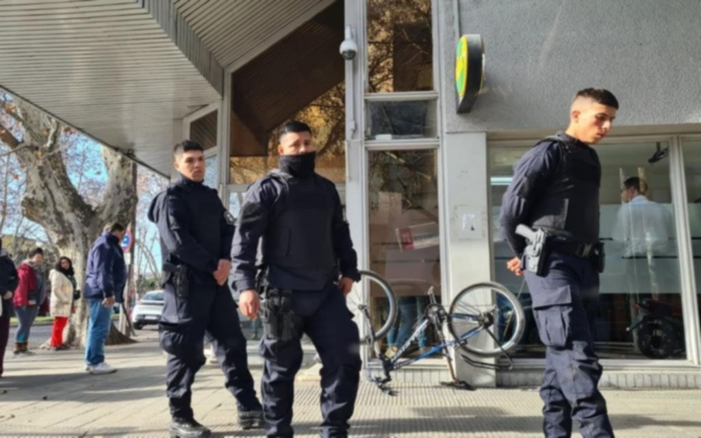 "Llamados falsos al 911" y el "dato clave" que falló en la banda del frustrado golpe al Banco Provincia de La Plata