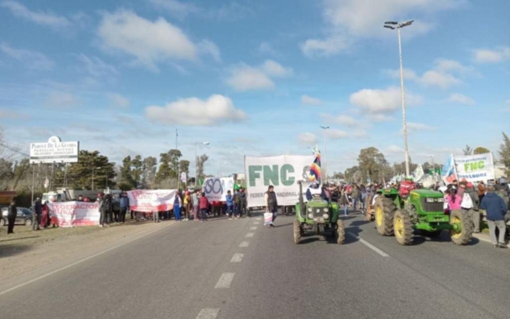 Problemas en un tramo de la autopista por una protesta de campesinos