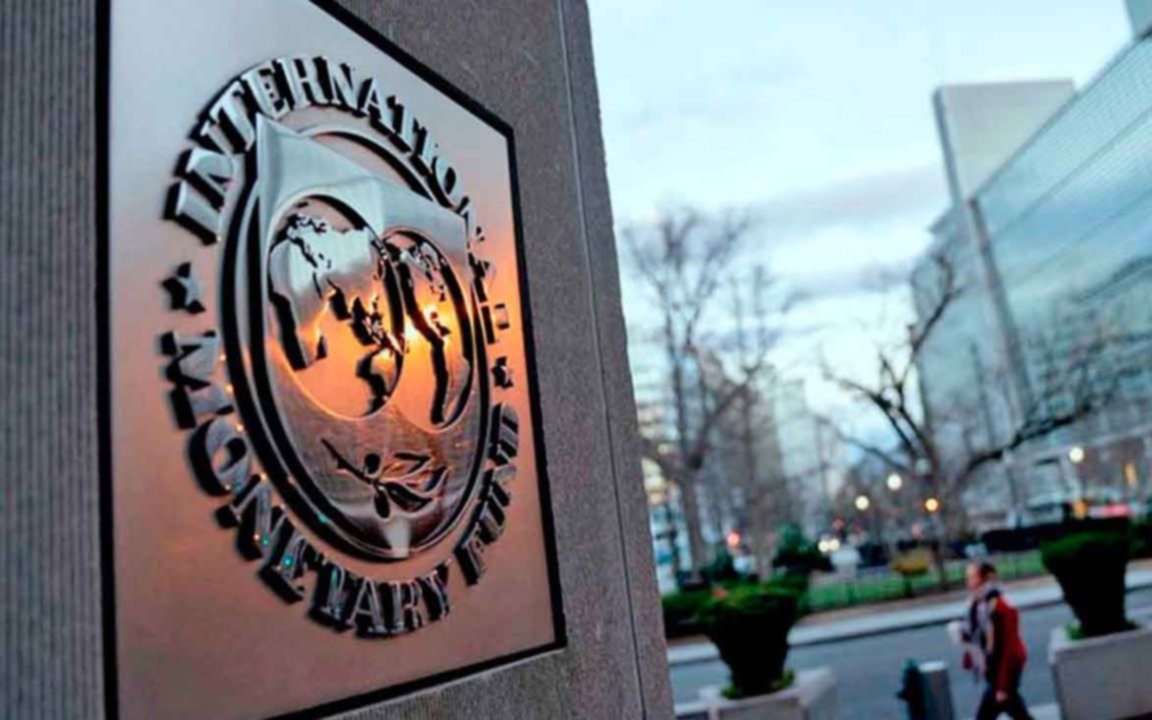 Mientras se demora el acuerdo, el Gobierno acusó al FMI de negociar "sobre la base de una economía ideal"