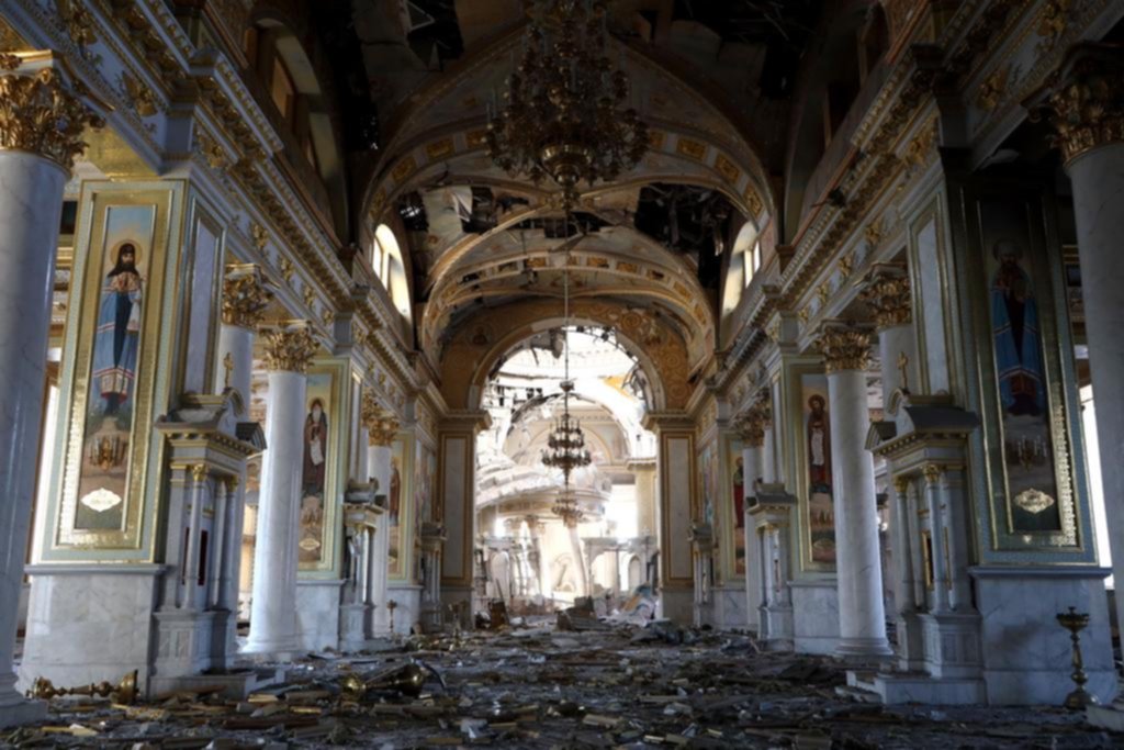 Rusia vuelve a atacar Odesa y daña una catedral
