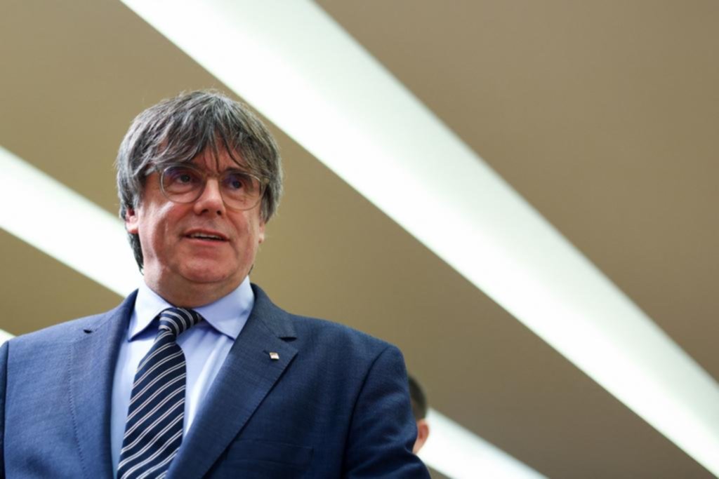 Piden reactivar la orden de captura para Puigdemont