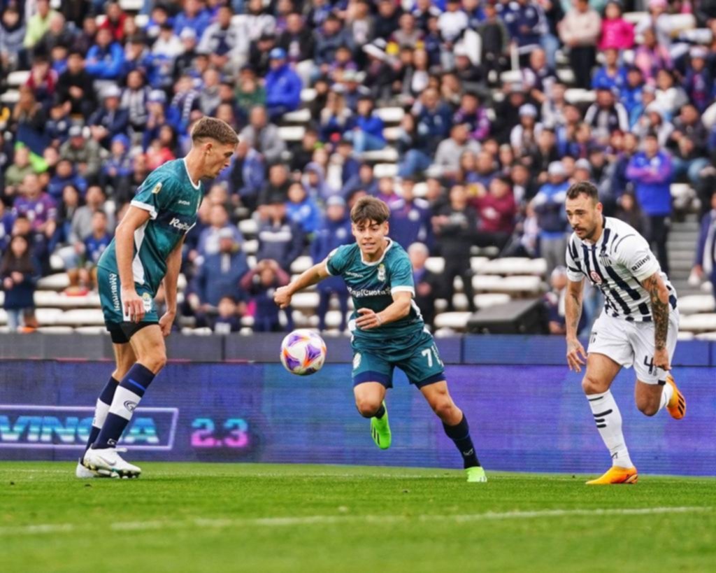 Propenso al desequilibrio, el Lobo cierra el torneo atacando bien y defendiendo mal