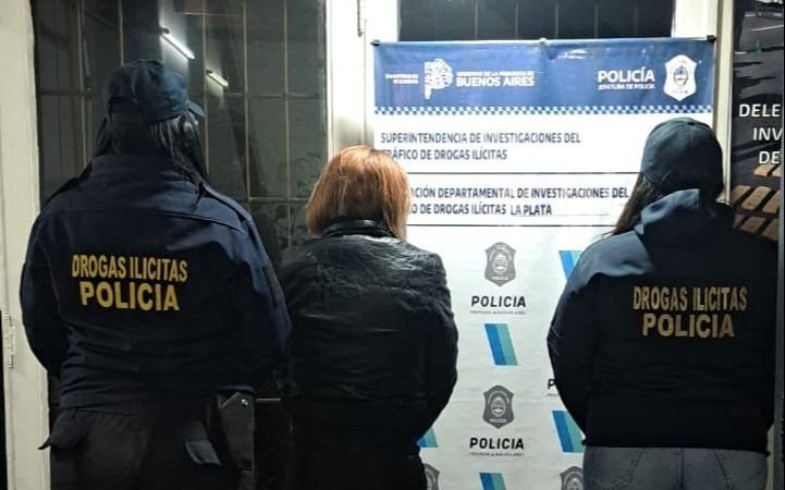 Cae "La Colorada" en La Plata por venta de cocaína y marihuana al menudeo