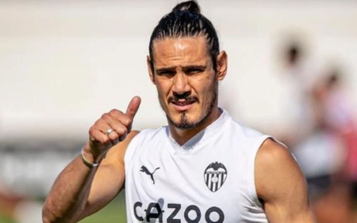 Christian Cavani: "Tengo el presentimiento de que Edinson jugará en Boca"