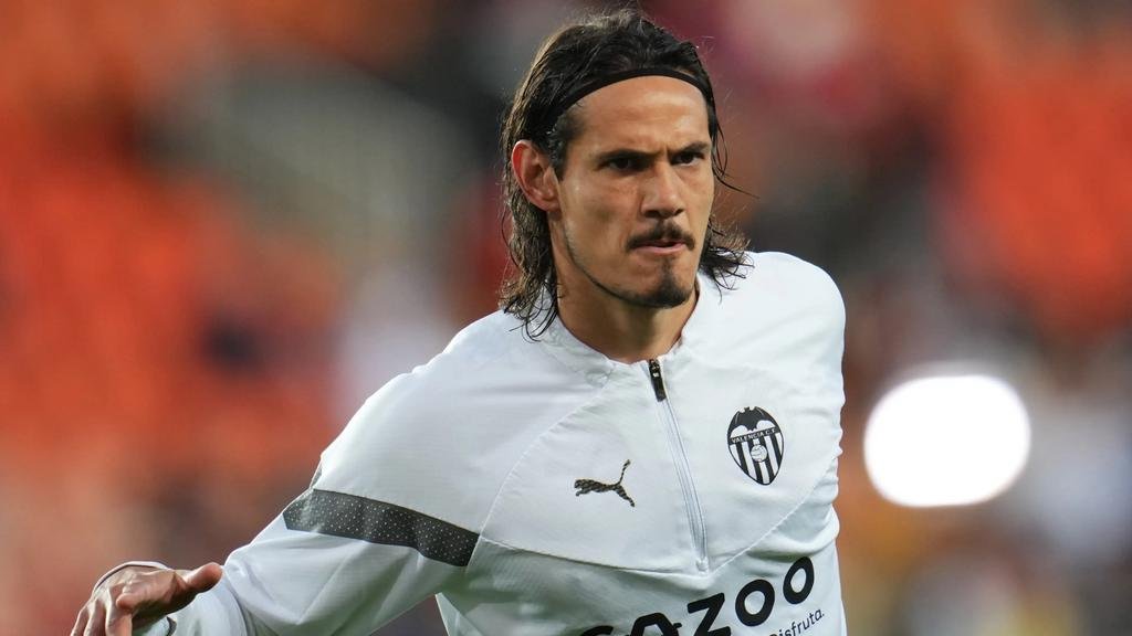 Cavani acordó de palabra su salida de Valencia y en Boca lo esperan con los brazos abiertos