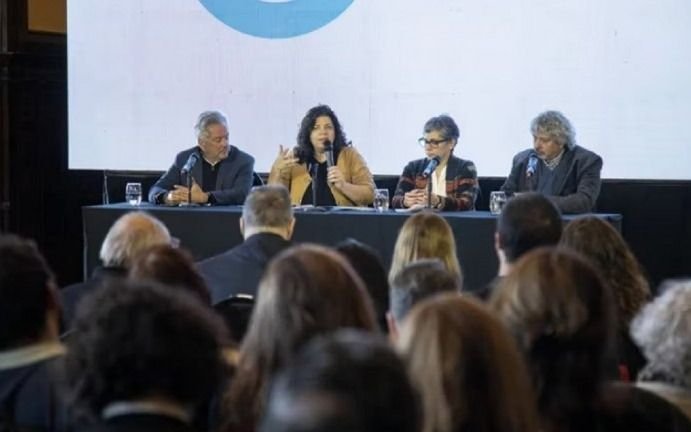 Confirman que Vizzotti permitió a familiares visitar pacientes internados con COVID cuando estaba prohibido