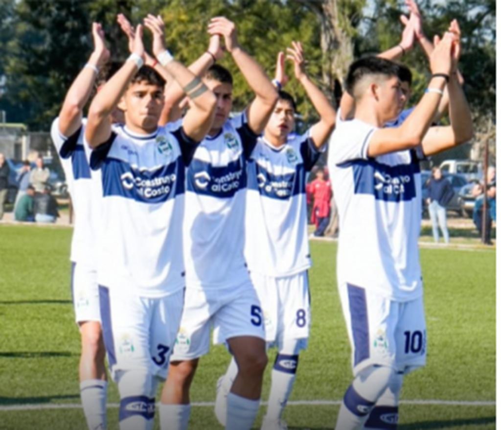 Las juveniles reanudan la actividad ante Banfield