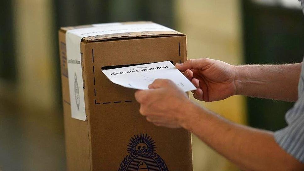 Boletas kilométricas anticipan cuartos oscuros repletos de papel
