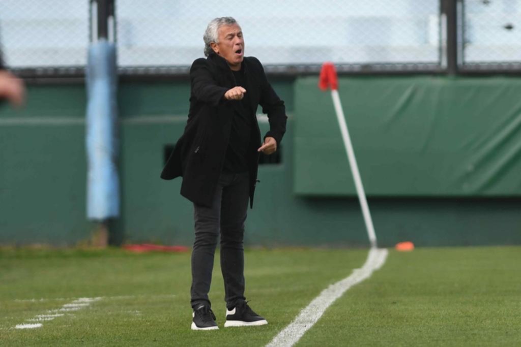 Gorosito no se va y pide “seis o siete refuerzos”