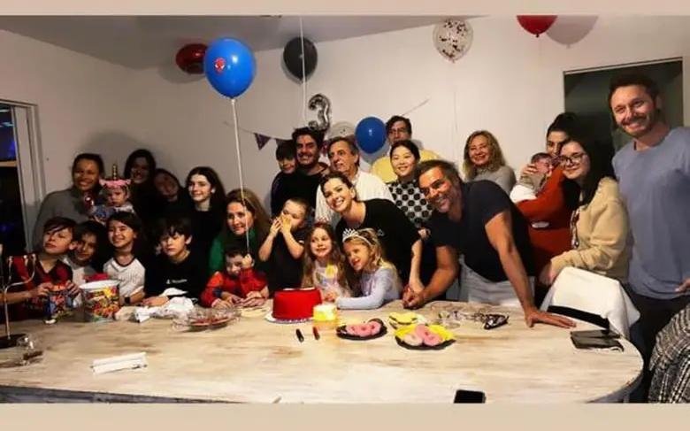 Familia ensambladísima: la foto de La China, Pampita y Benja