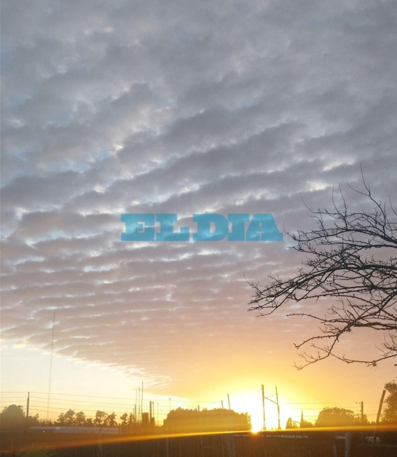  El cielo de La Plata brindó otro espectáculo y causó asombro este lunes