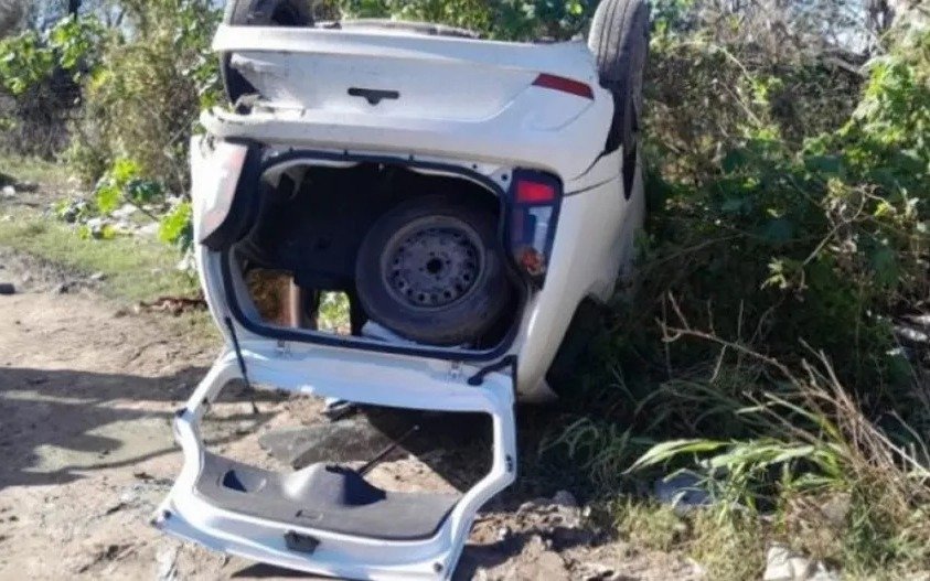 Ladrón se mató tras volcar con auto robado 