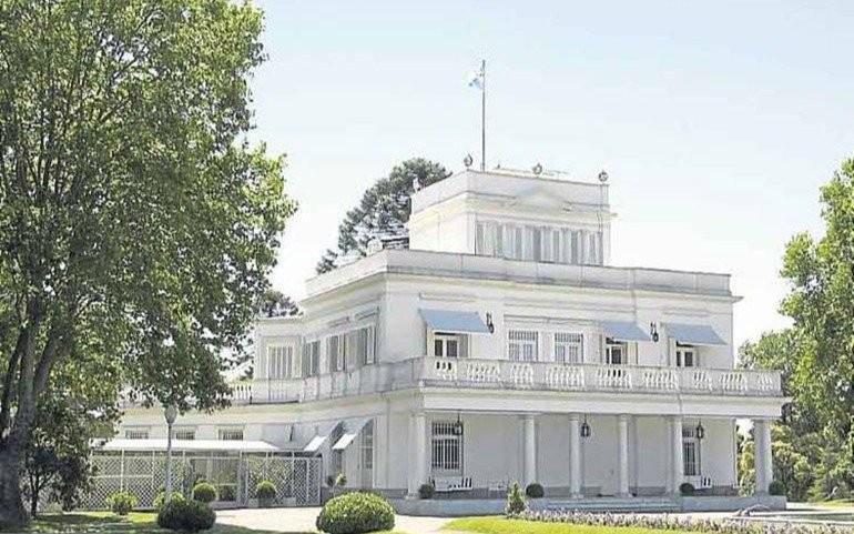 Marina Calabró, Cabak y Joni Viale entre las visitas a la Quinta de Olivos: irónico intercambio en redes que incluyó al presidente Milei
