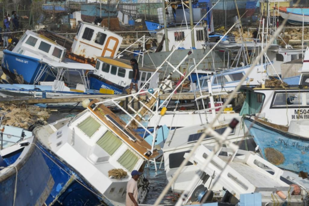 Cinco muertos y destrozos en el Caribe por el huracán Beryl