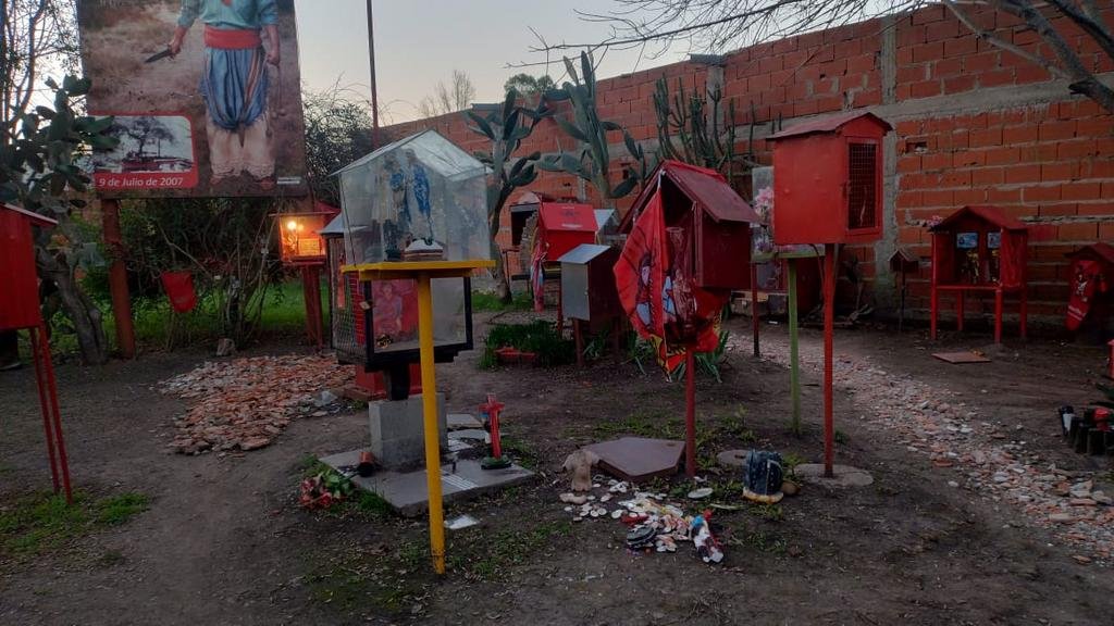Serios destrozos en el santuario de Gauchito Gil en La Plata