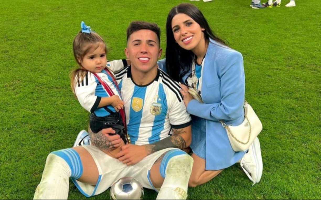 Vacaciones en Mar del Tuyú y ropa usada en Marketplace: la esposa de Enzo Fernández rompió el silencio en medio de rumores