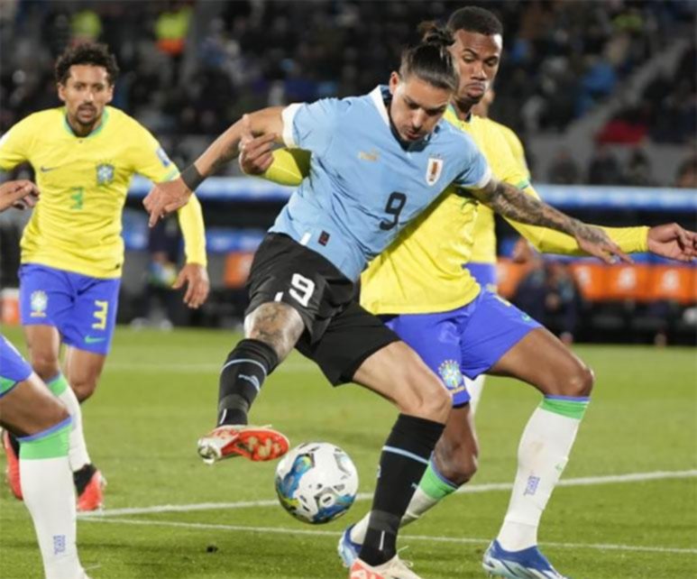 Gran choque de candidatos: Uruguay y Brasil se disputan un lugar en la semifinal