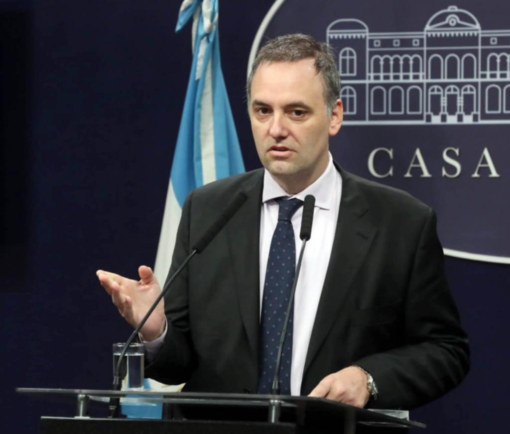 El Gobierno pone paños fríos, pero sigue la tensión con Macri