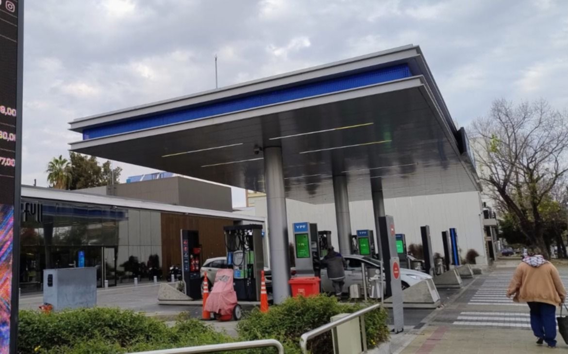 Aumento de combustibles y recesión: los números de la fuerte caída de la venta de naftas en el país
