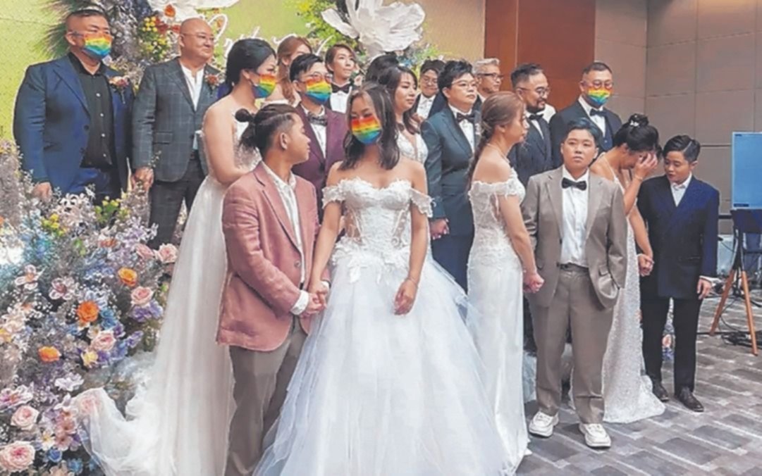 Todo con tal de casarse: diez parejas hosexuales de Hong Kong dieron el sí en EE UU a través de la web