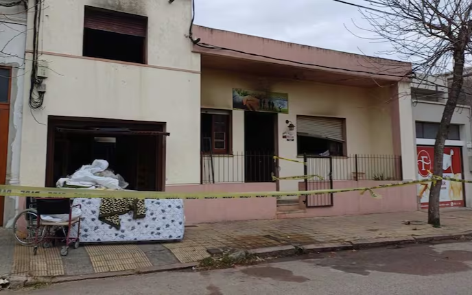 Horror en Uruguay: se incendió un geriátrico y murieron 10 personas